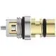 Adapter von Ideal Standard mit Stop. Das Produkt zeigt eine Metalloberfläche mit einem Gewinde, einer Dichtung und einer ovale Halterung.